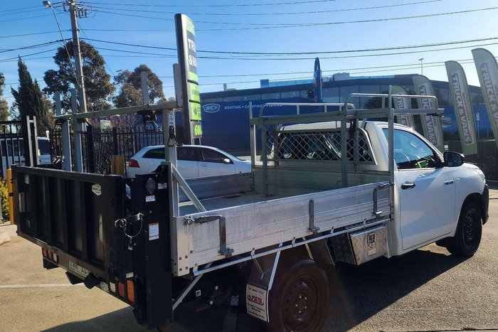 2019 Toyota Hilux Workmate TGN121R 4x2 Glacier White