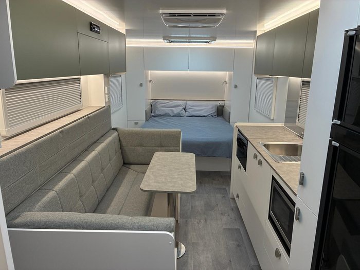 2025 Traveller Destination Track 20