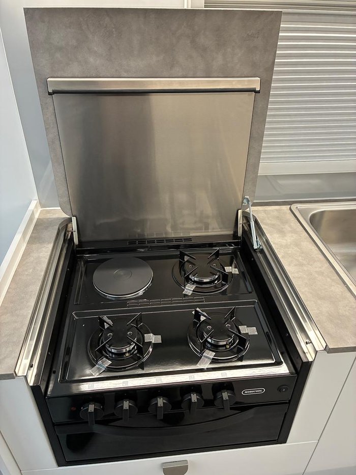 2025 Traveller Destination Track 20