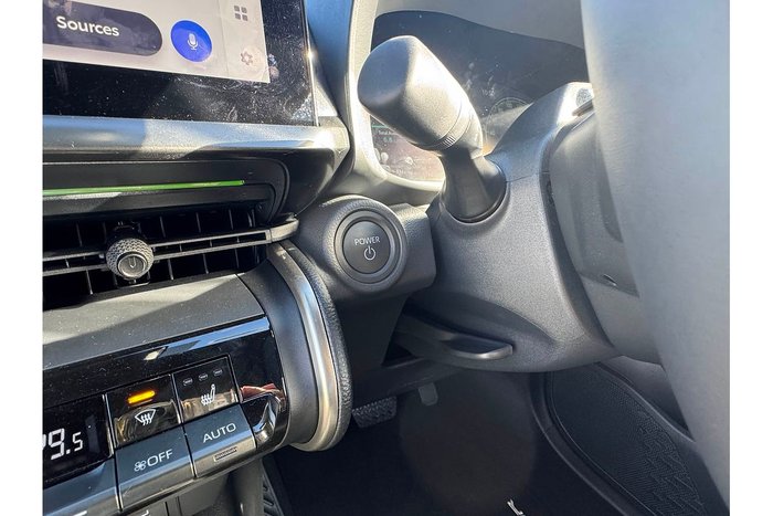 2024 Toyota Yaris SX Hybrid