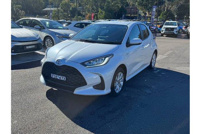 2024 Toyota Yaris SX Hybrid