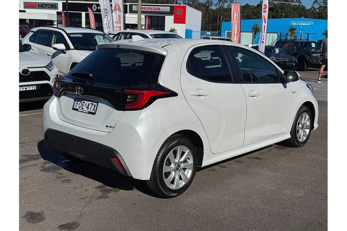 2024 Toyota Yaris SX Hybrid