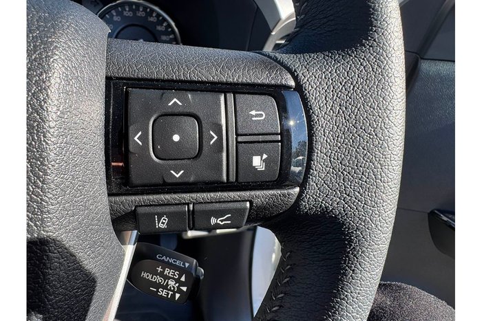 2024 Toyota Hilux SR5 48V