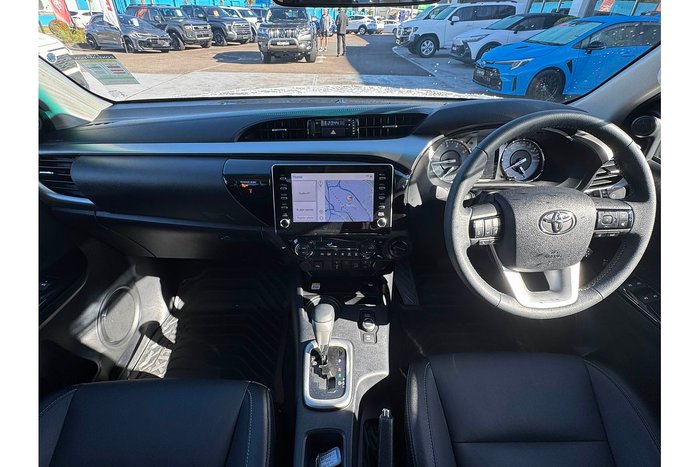 2024 Toyota Hilux SR5 48V