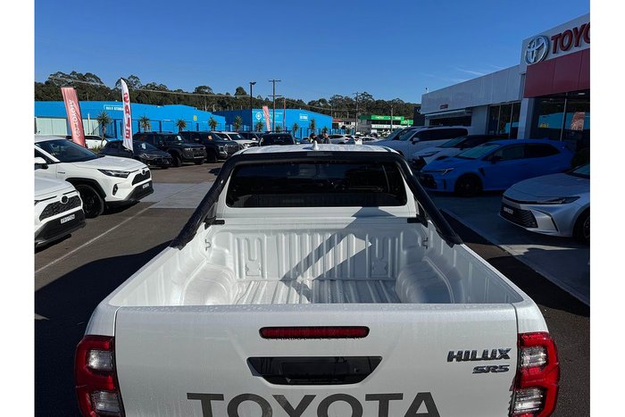 2024 Toyota Hilux SR5 48V