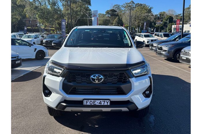 2024 Toyota Hilux SR5 48V