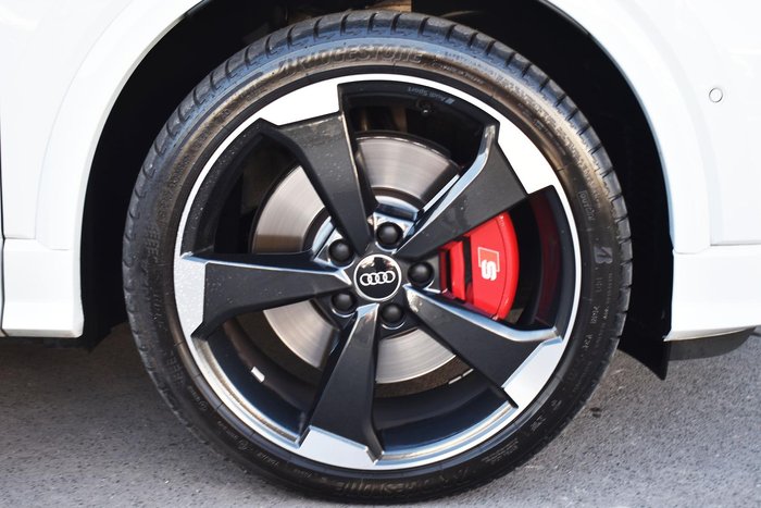 2023 Audi SQ2 