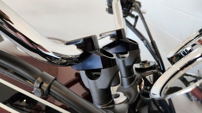 2025 Kawasaki Z900RS (Z900C) Z Red
