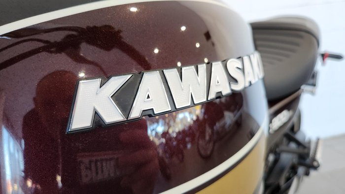 2025 Kawasaki Z900RS (Z900C) Z Red