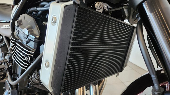 2025 Kawasaki Z900RS (Z900C) Z Red