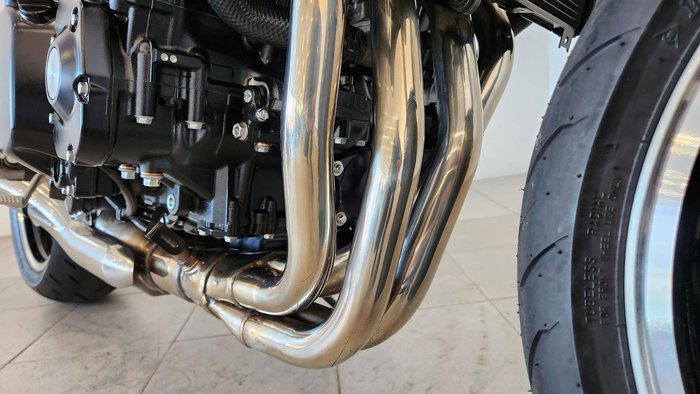 2025 Kawasaki Z900RS (Z900C) Z Red