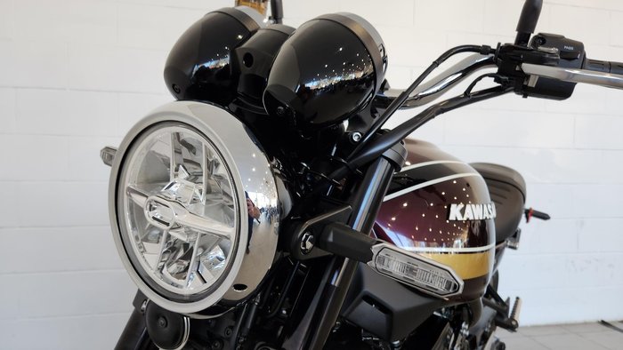 2025 Kawasaki Z900RS (Z900C) Z Red