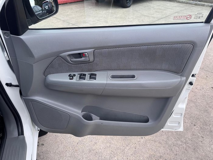 2007 Toyota Hilux SR KUN16R MY08 4x2 Glacier White