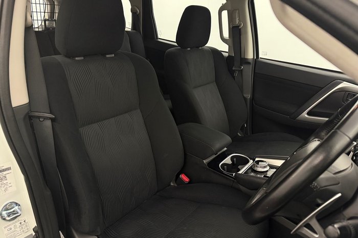 2022 Mitsubishi Pajero Sport GLX