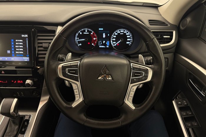 2022 Mitsubishi Pajero Sport GLX