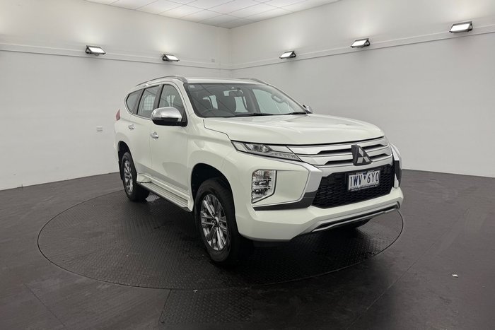 2022 Mitsubishi Pajero Sport GLX