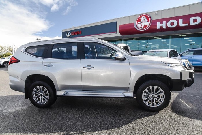 2022 Mitsubishi Pajero Sport GLX