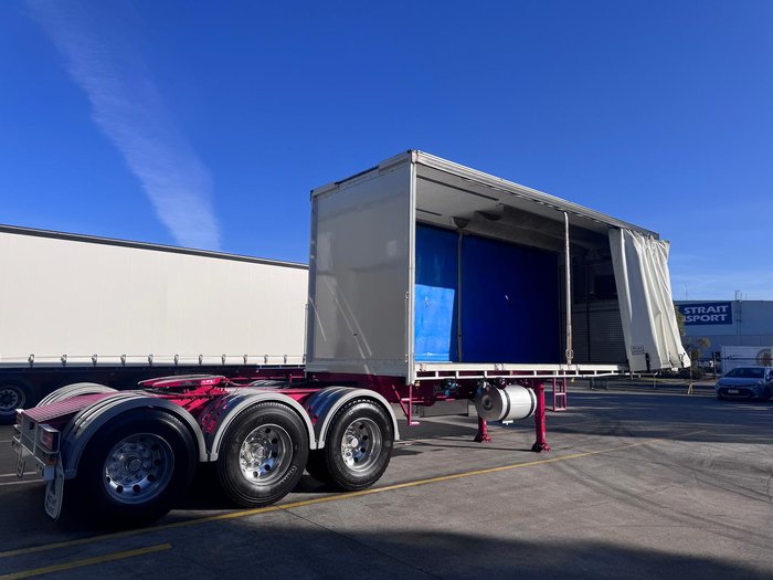 2012 Vawdrey St3 Lead A 12 Pallet Refrigerated Curtain Sider