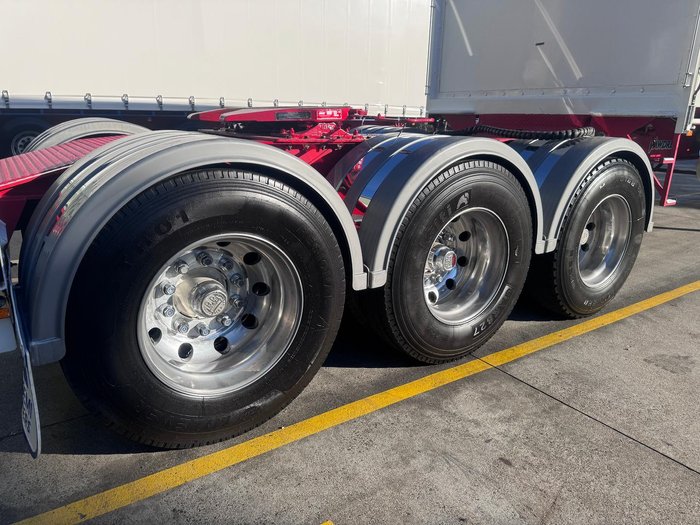 2012 Vawdrey St3 Lead A 12 Pallet Refrigerated Curtain Sider