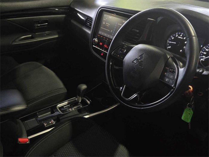 2020 Mitsubishi Outlander ES