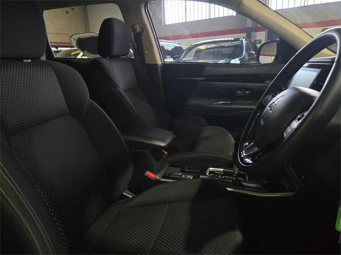 2020 Mitsubishi Outlander ES