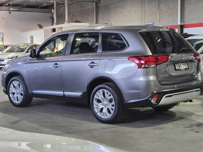 2020 Mitsubishi Outlander ES