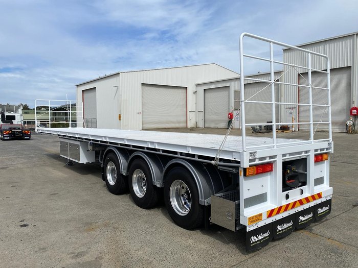 2025 Midland 2025 Flat Top Trailer