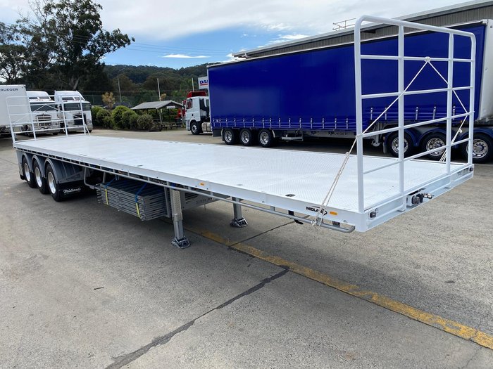 2025 Midland 2025 Flat Top Trailer
