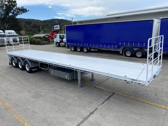2025 Midland 2025 Flat Top Trailer
