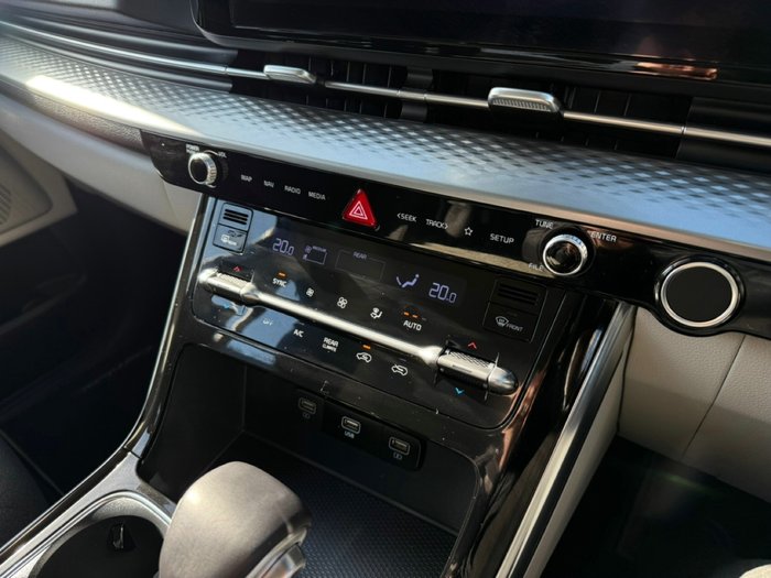 2023 Kia Carnival Si
