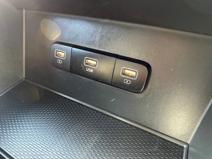 2023 Kia Carnival Si