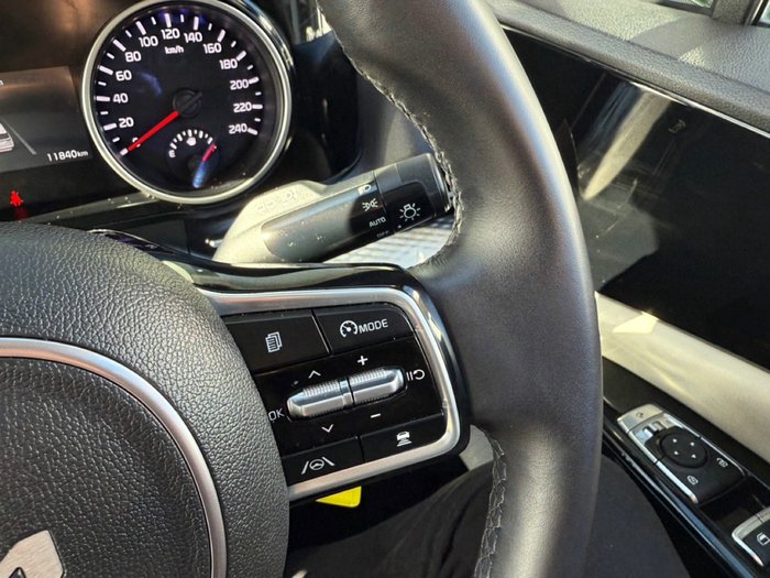 2023 Kia Carnival Si