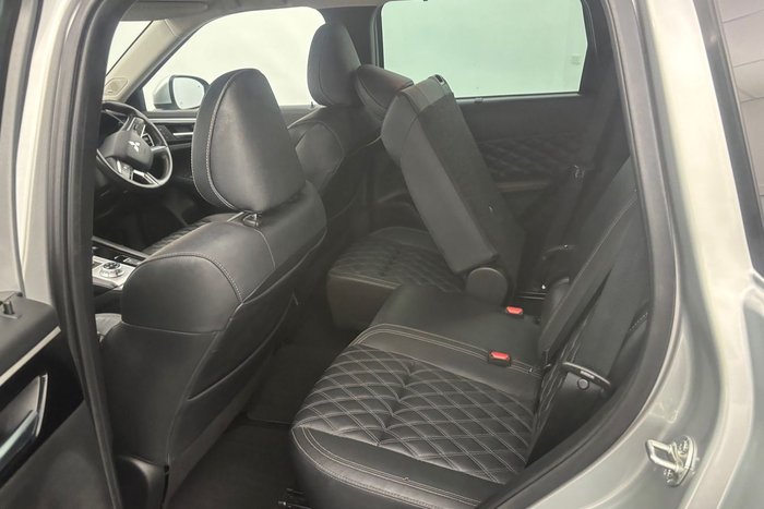 2022 Mitsubishi Outlander PHEV Exceed