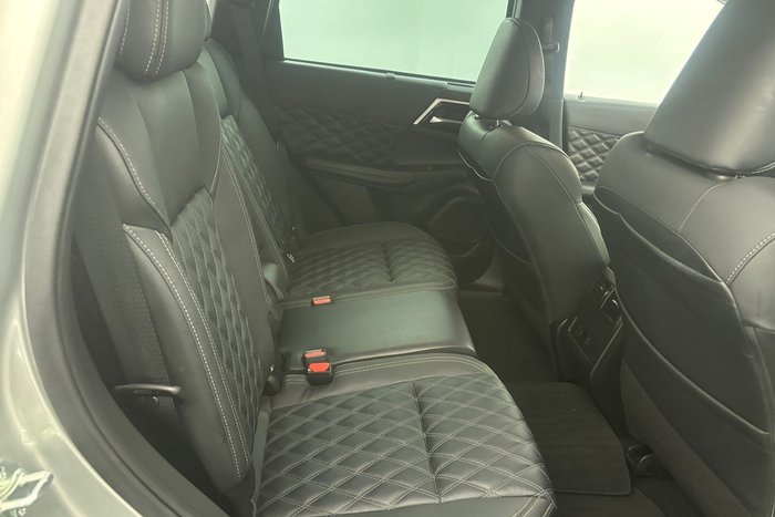 2022 Mitsubishi Outlander PHEV Exceed