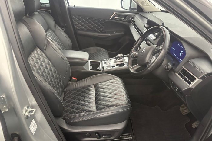 2022 Mitsubishi Outlander PHEV Exceed