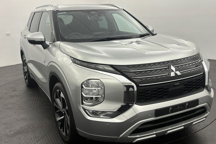 2022 Mitsubishi Outlander PHEV Exceed