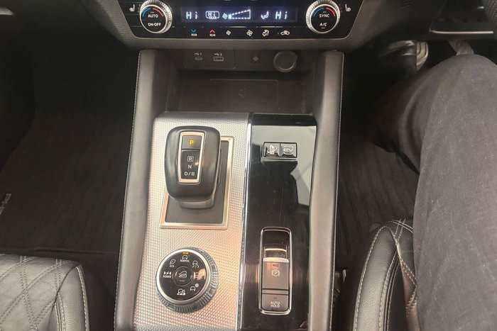 2022 Mitsubishi Outlander PHEV Exceed
