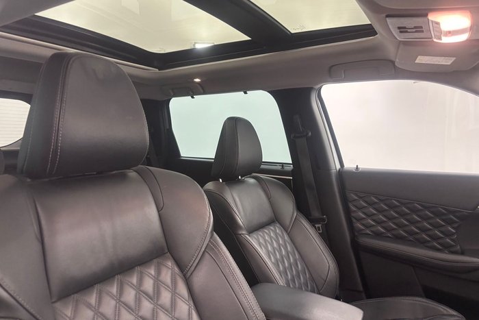 2022 Mitsubishi Outlander PHEV Exceed