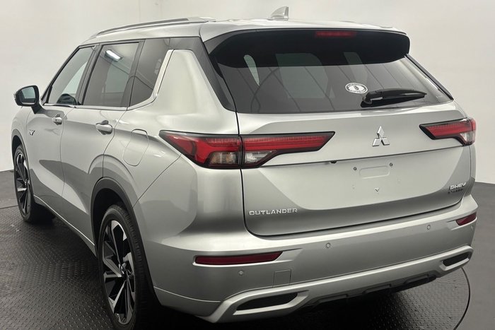 2022 Mitsubishi Outlander PHEV Exceed
