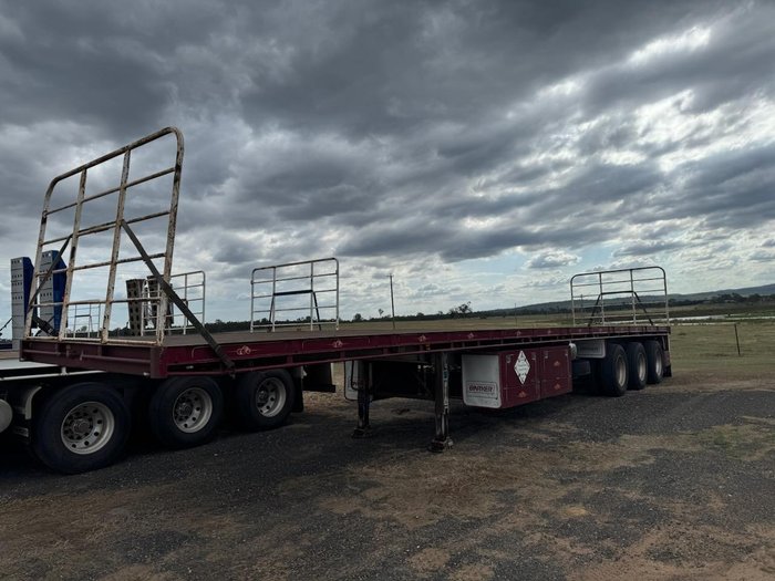 2013 Barker 45 Foot Flat Top