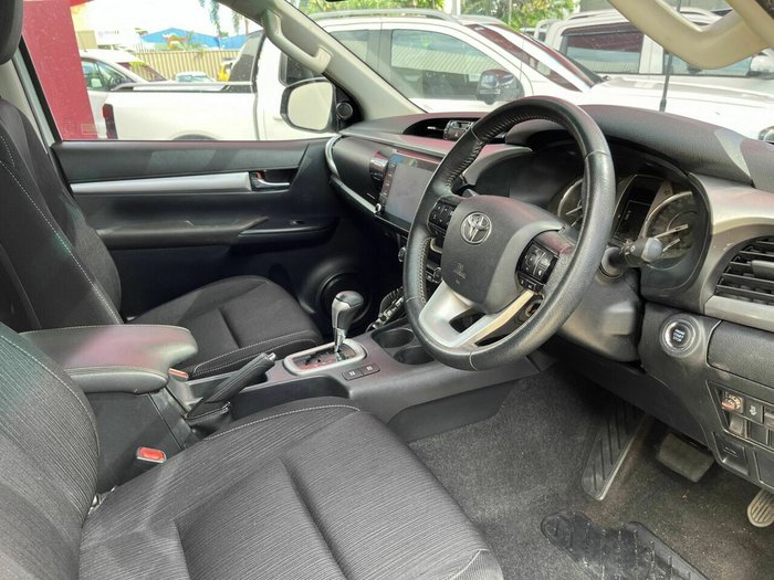 2020 Toyota Hilux SR5