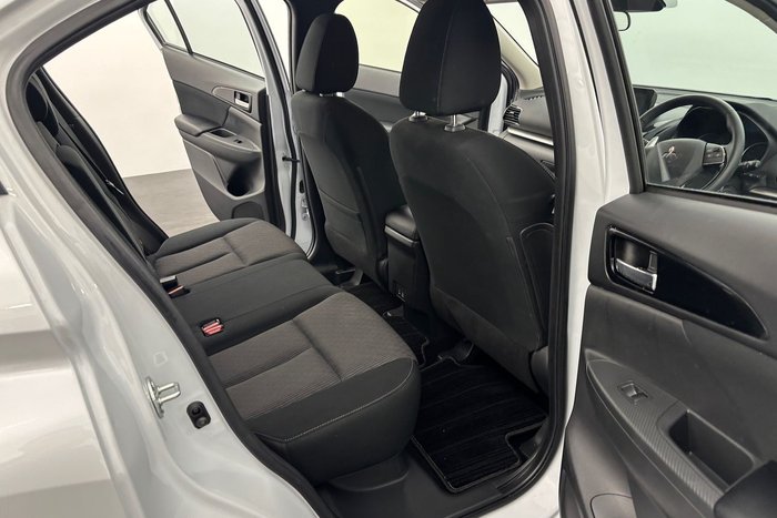 2023 Mitsubishi Eclipse Cross PHEV ES