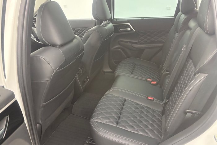 2022 Mitsubishi Outlander PHEV Exceed
