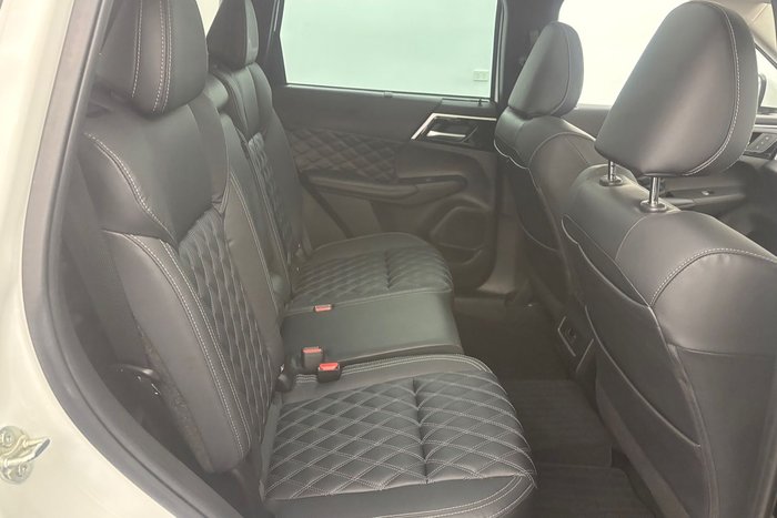 2022 Mitsubishi Outlander PHEV Exceed