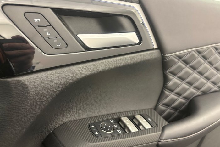 2022 Mitsubishi Outlander PHEV Exceed