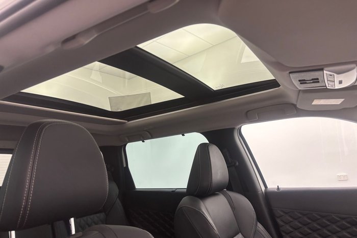 2022 Mitsubishi Outlander PHEV Exceed