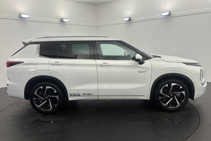 2022 Mitsubishi Outlander PHEV Exceed