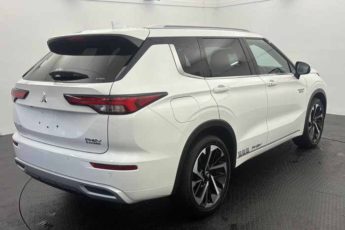 2022 Mitsubishi Outlander PHEV Exceed