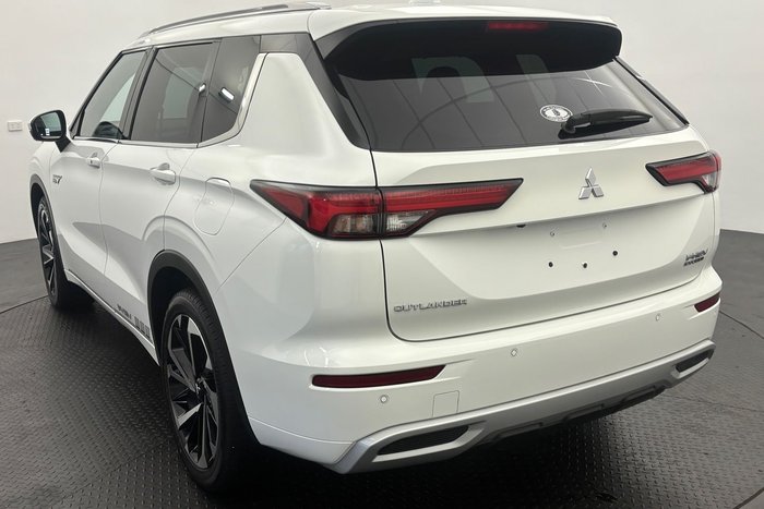 2022 Mitsubishi Outlander PHEV Exceed