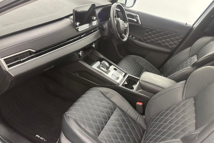2022 Mitsubishi Outlander PHEV Exceed
